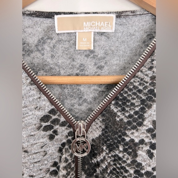 Beautiful Michael Kors V neck Snakeskin Pattern Long Sleeved Dress - Picture 4 of 5